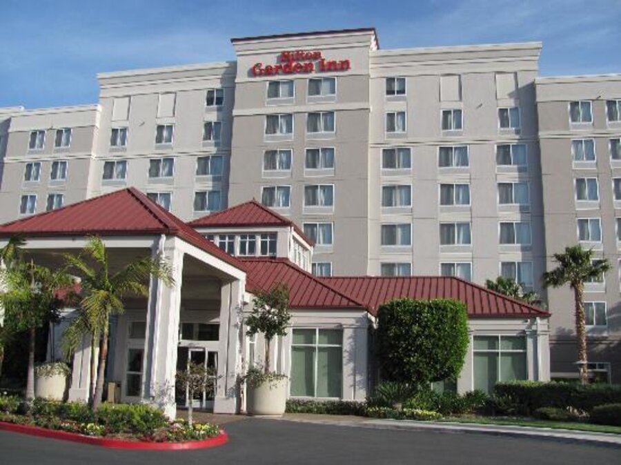 Hilton Garden Inn Oxnard exterior