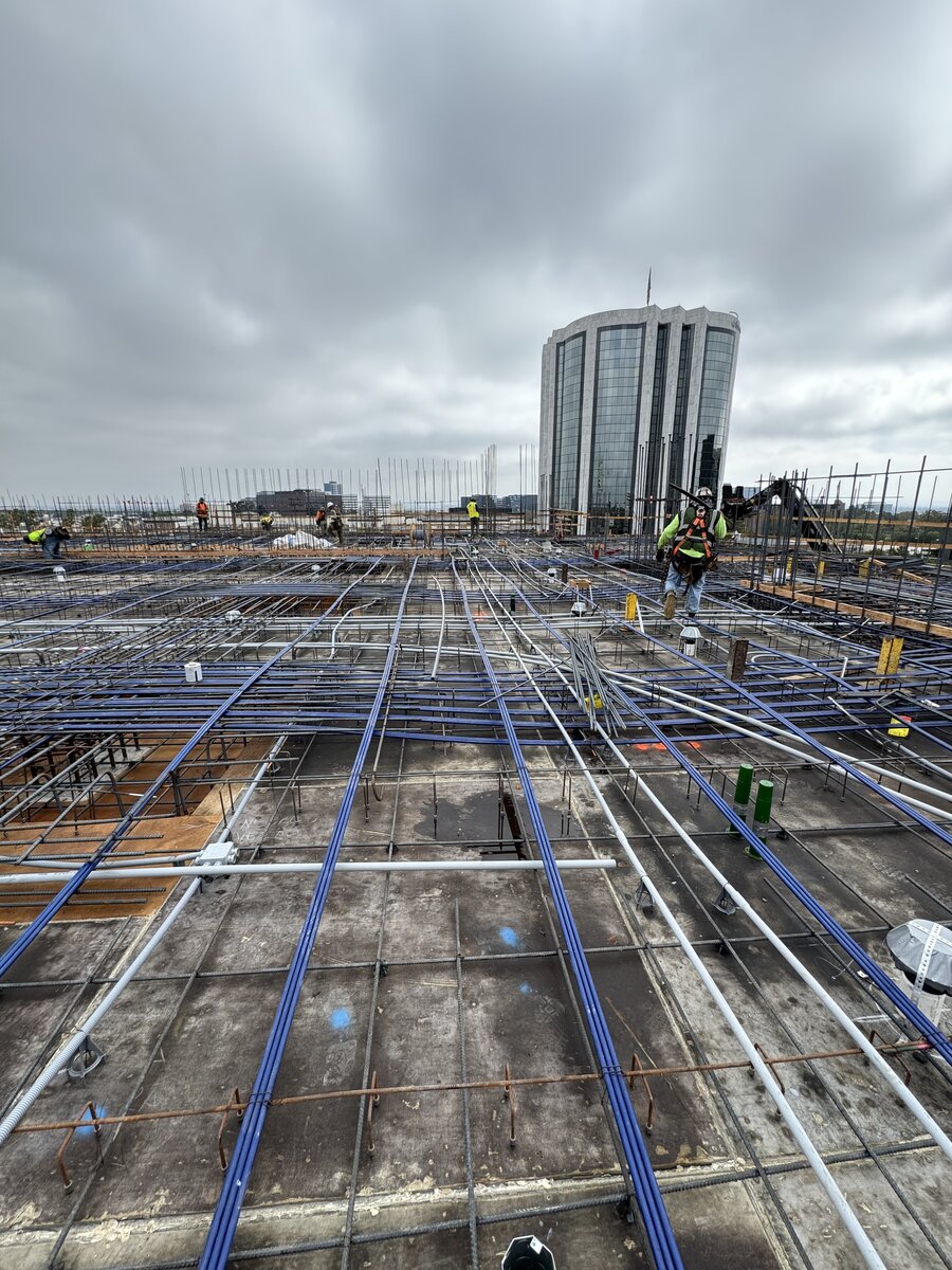 Volar C parking structure tendon layout during construction